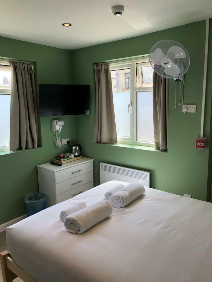 Wisestay Cardiff Bagian luar foto