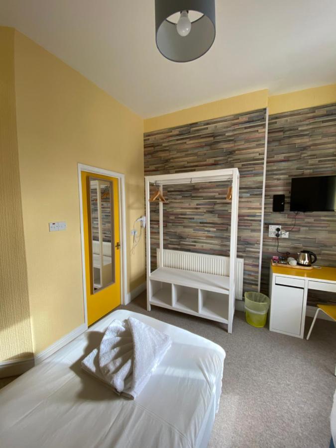 Wisestay Cardiff Bagian luar foto
