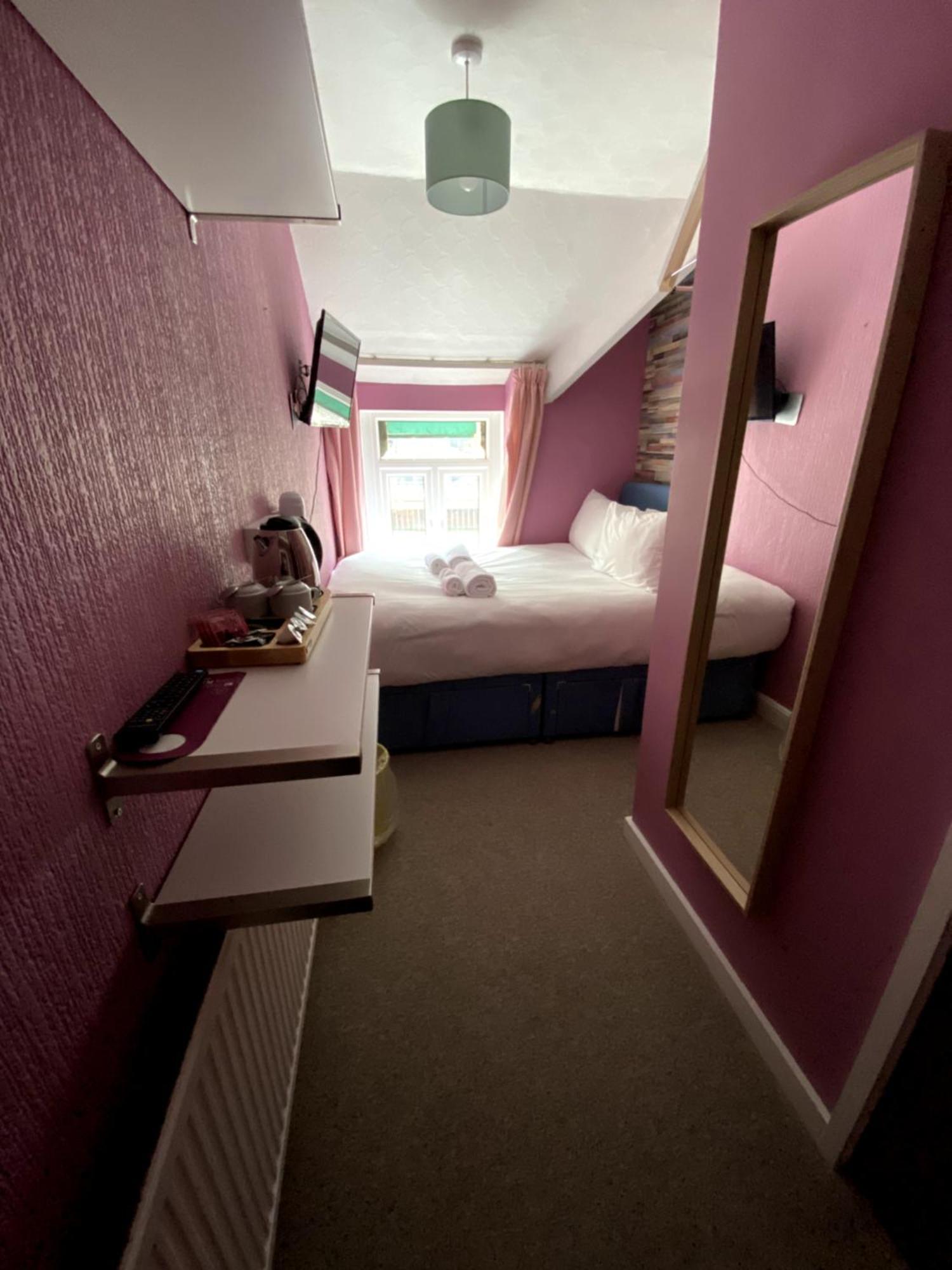 Wisestay Cardiff Bagian luar foto
